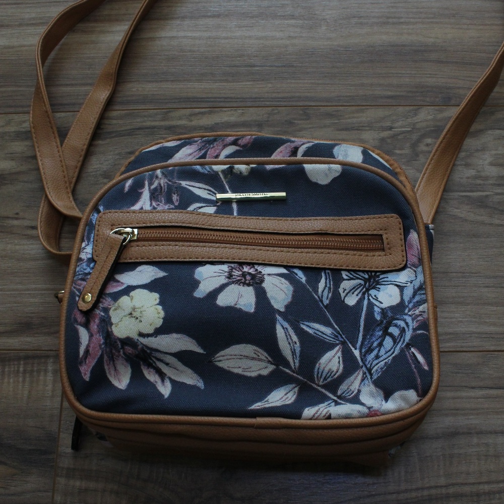 Jaclyn Smith Crossbody Bag